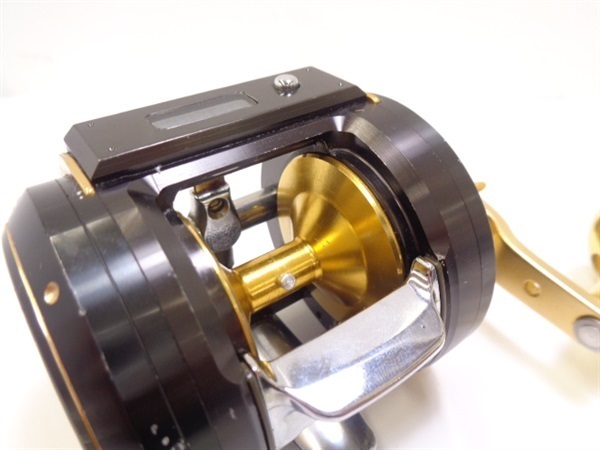 ０７ミリオネアＩＣＶ２５０ 右